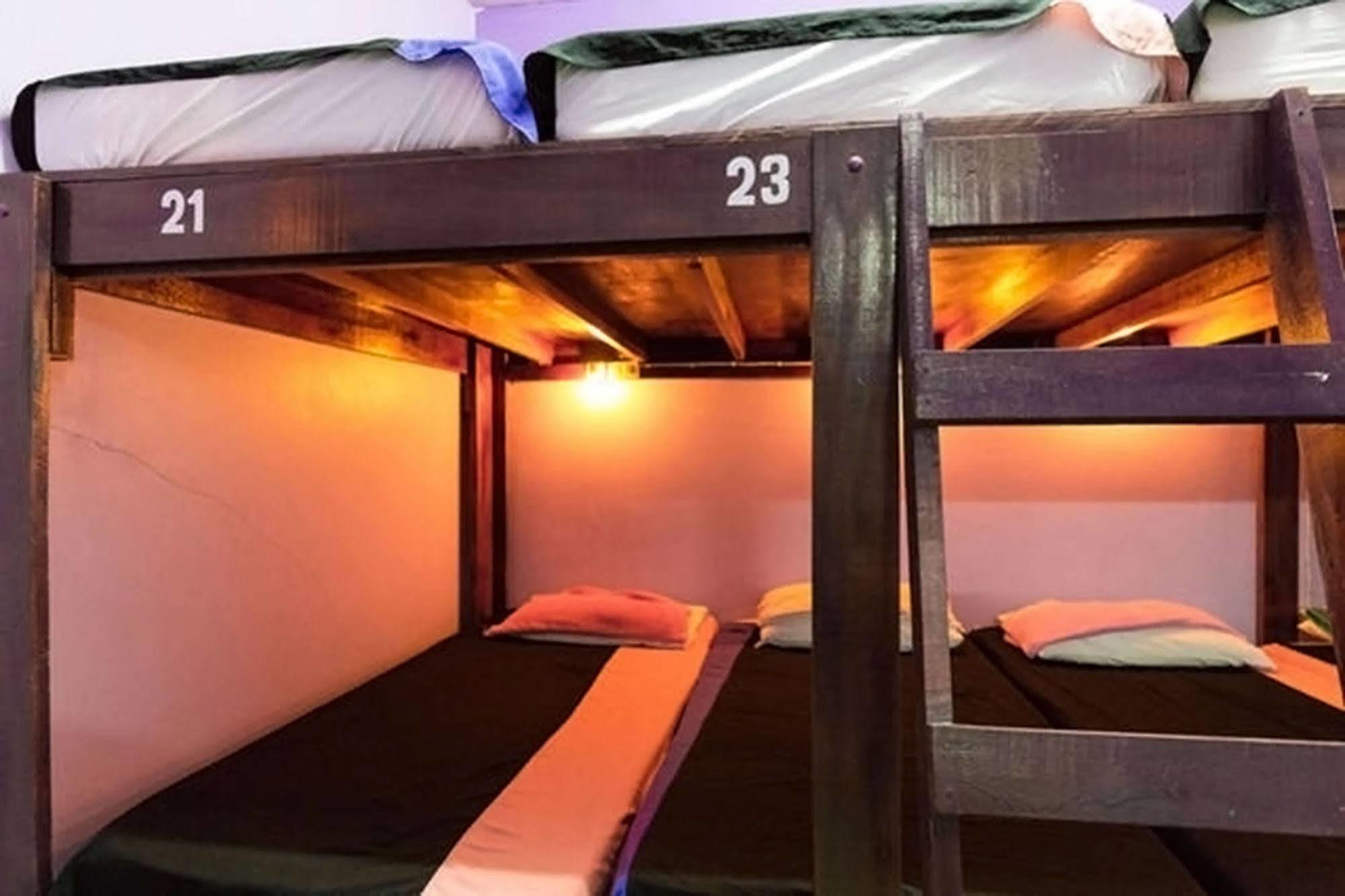 Wild & Wandering Backpacker Hostel & Bar Haad Rin Exteriör bild